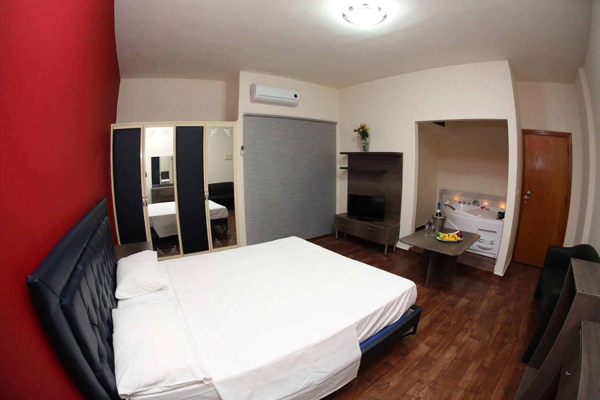 Vista Del Mar Hotel Jounieh Dış mekan fotoğraf